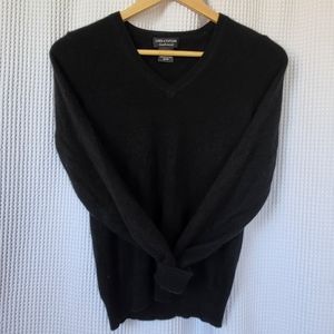 Lord & Taylor pull over v-neck cashmere sweater, extra small, black
